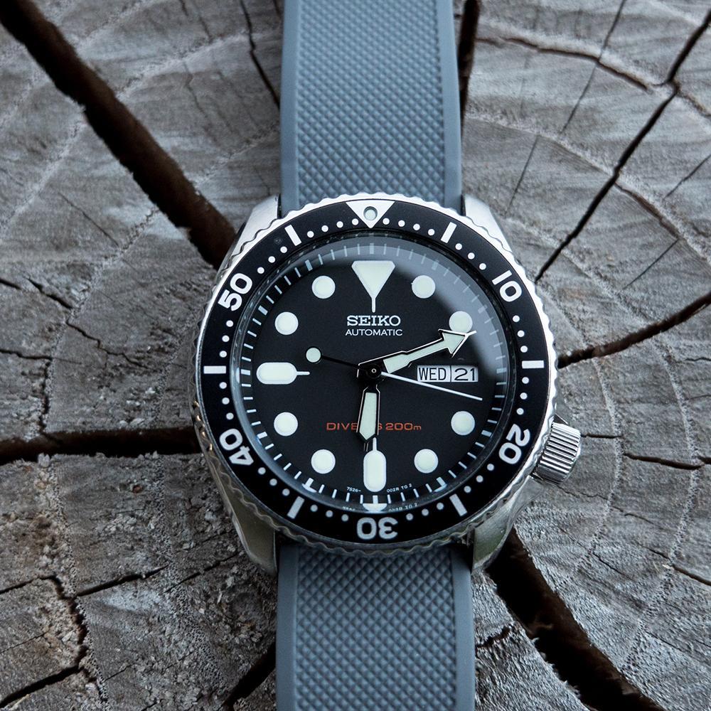Smoke Grey Top Black Bottom Elite Silicone Watch Band - Marathon GSAR / TSAR (20mm) - Image 5
